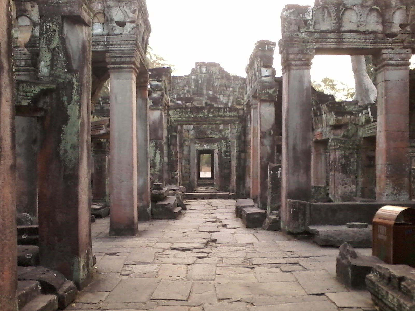 Perspective portière à Angkor