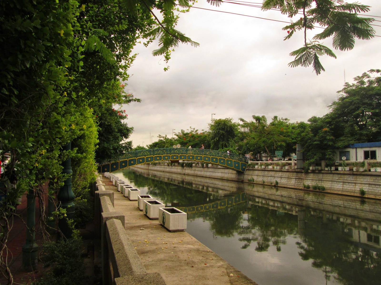 Pont sur canal à Bangkok