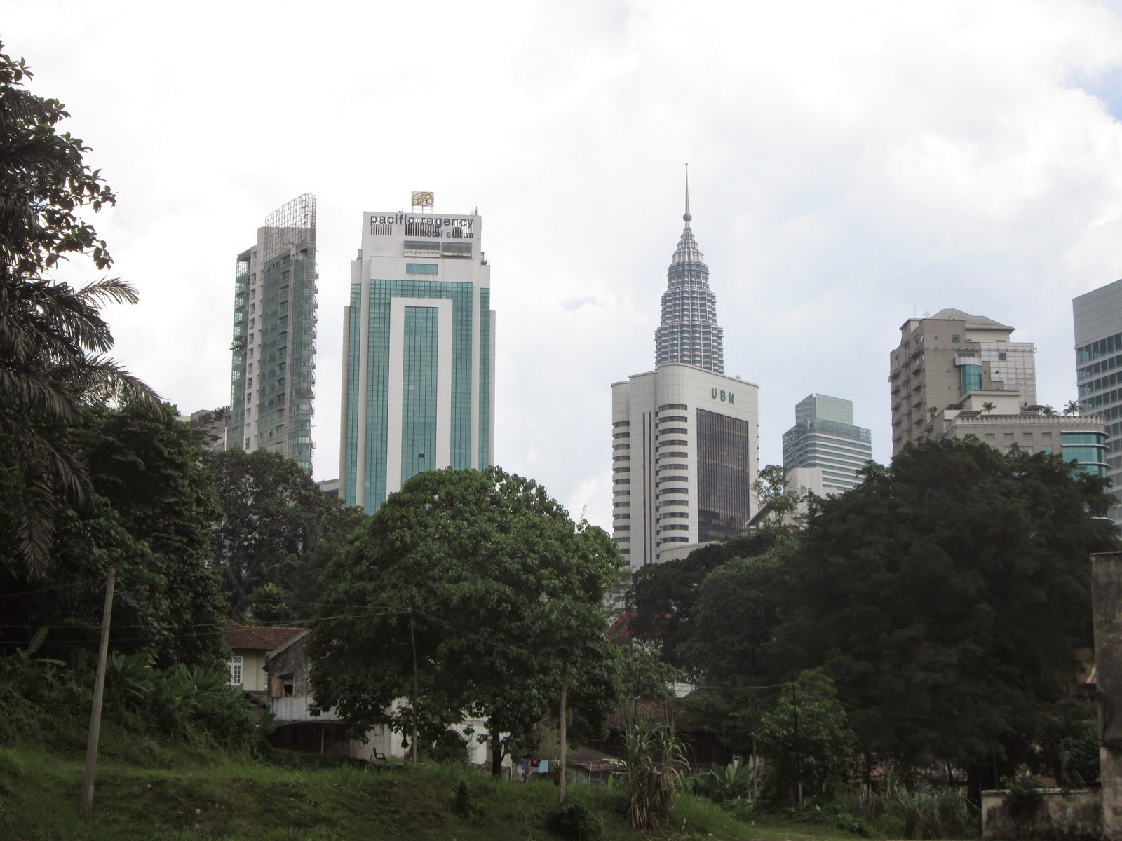 et encore des immeubles de Kuala-Lumpur